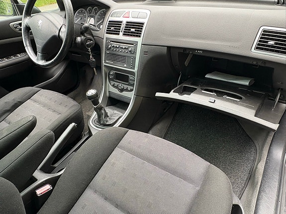 Peugeot 307 SW 10 of 12