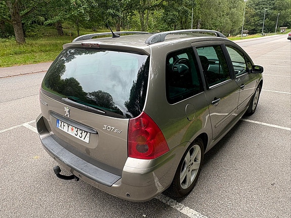 Peugeot 307 SW 4 of 12