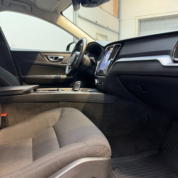 Volvo V60 Cross Country 12 of 14
