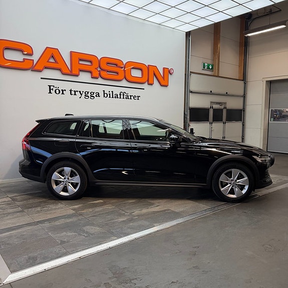 Volvo V60 Cross Country 3 of 14