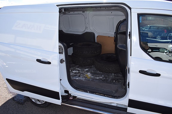 Ford Transit Connect 10 of 12