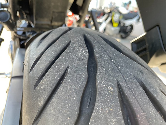 Yamaha Tracer 9 GT Dominator helssytem medföljer 7 of 9