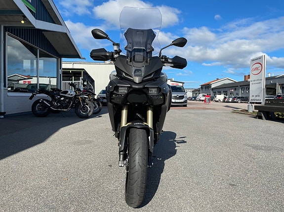 Yamaha Tracer 9 GT Dominator helssytem medföljer 8 of 9