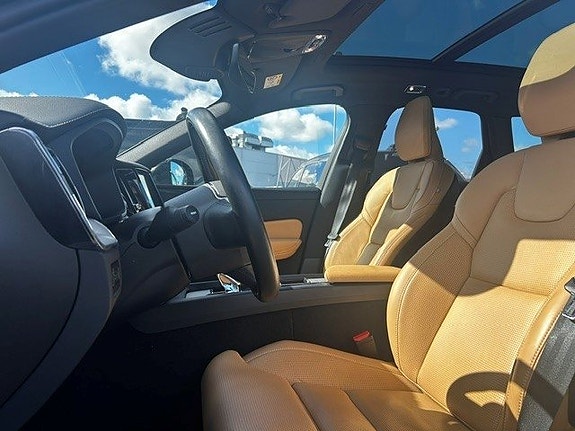 Volvo XC60 5 of 5