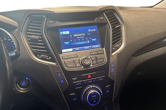 Hyundai Santa Fe 12 of 22