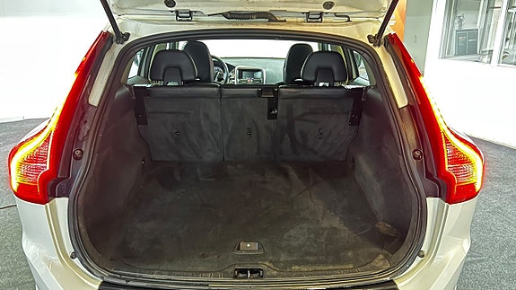 Volvo XC60 7 of 11