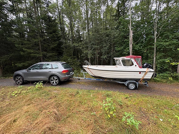 Vi köper och hämtar er båt innan upptagningen! Kontakta oss