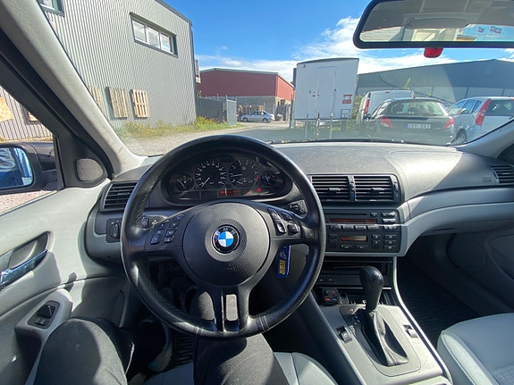 BMW 320i 5 of 5