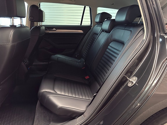 Volkswagen Passat 18 of 18