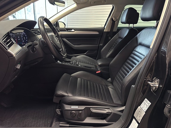 Volkswagen Passat 10 of 18