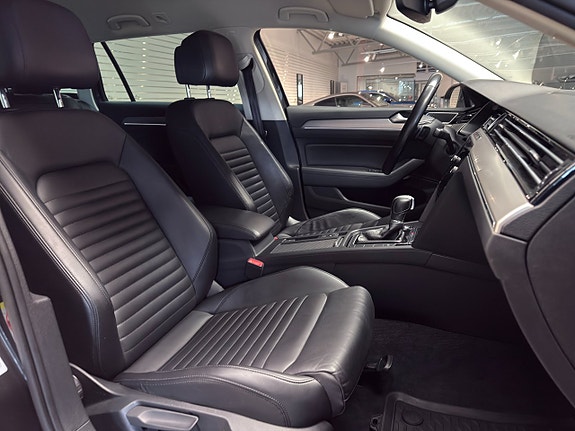 Volkswagen Passat 14 of 18