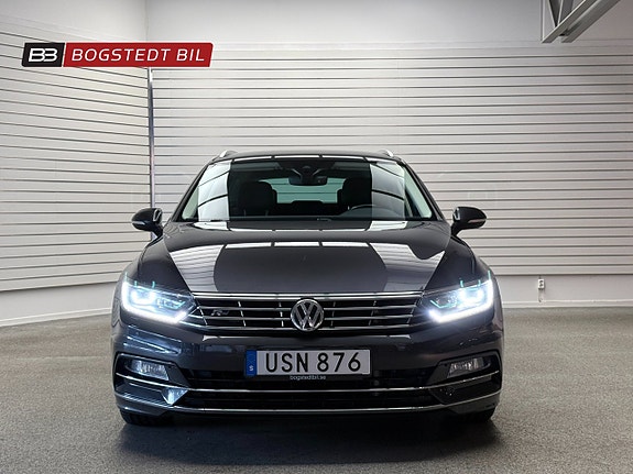 Volkswagen Passat 2 of 18