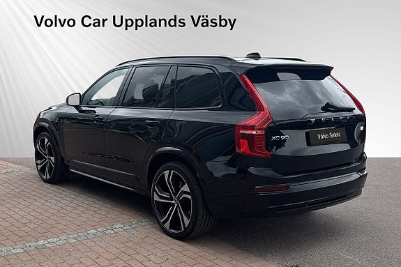 Volvo XC90 4 of 17