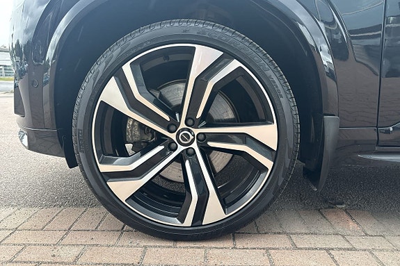 Volvo XC90 14 of 17