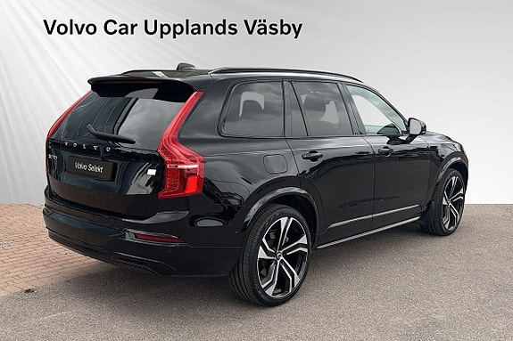 Volvo XC90 5 of 17