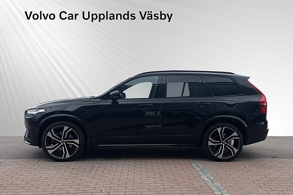 Volvo XC90 3 of 17