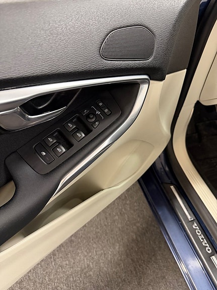 Volvo V40 10 of 18