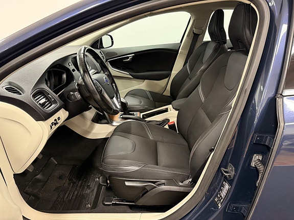 Volvo V40 11 of 18