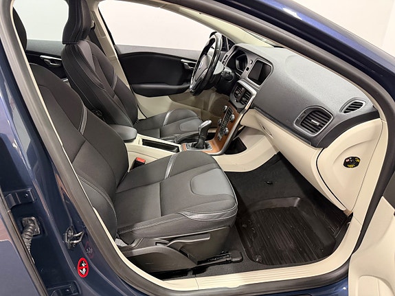 Volvo V40 16 of 18