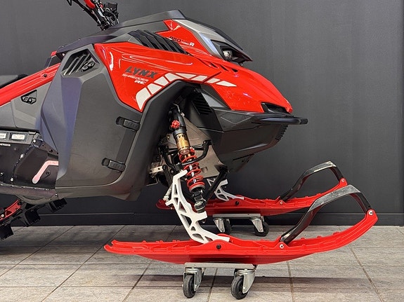 Lynx Shredder RE 850 E-tec Turbo 3700 Hub | 69mil 8 of 21