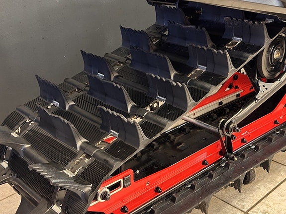 Lynx Shredder RE 850 E-tec Turbo 3700 Hub | 69mil 14 of 21