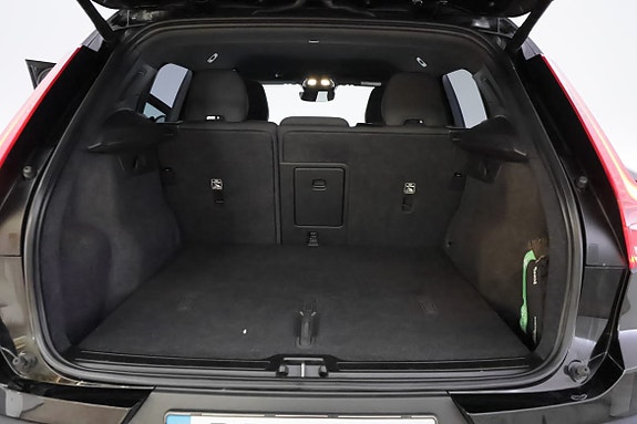 Volvo XC40 13 of 19