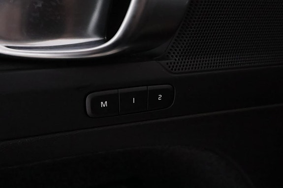 Volvo XC40 15 of 19