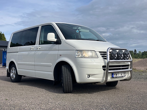 Volkswagen Multivan 3 of 12
