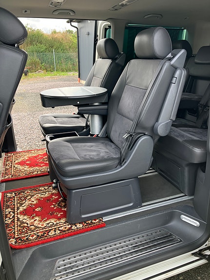Volkswagen Multivan 6 of 12