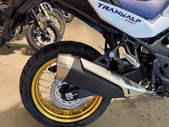 Honda XL750 Transalp 10 of 12