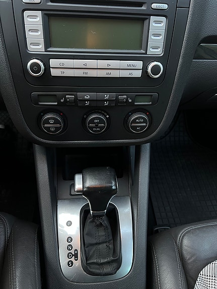 Volkswagen Golf V 4 of 5
