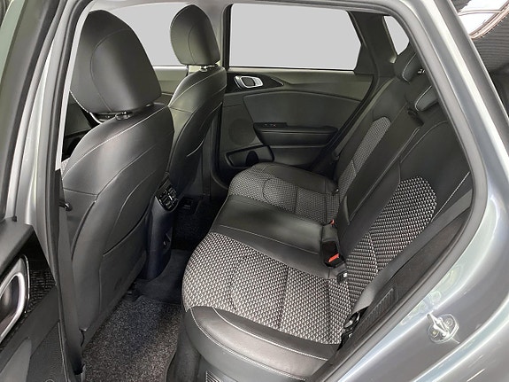 Kia Ceed 9 of 15