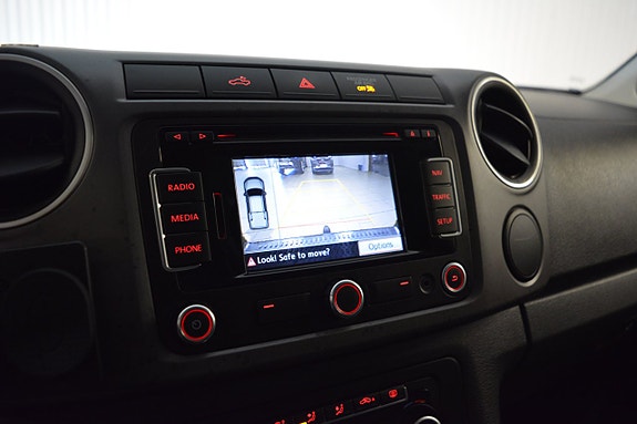 Volkswagen Amarok 12 of 22
