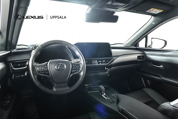 Lexus UX300h 4 of 15