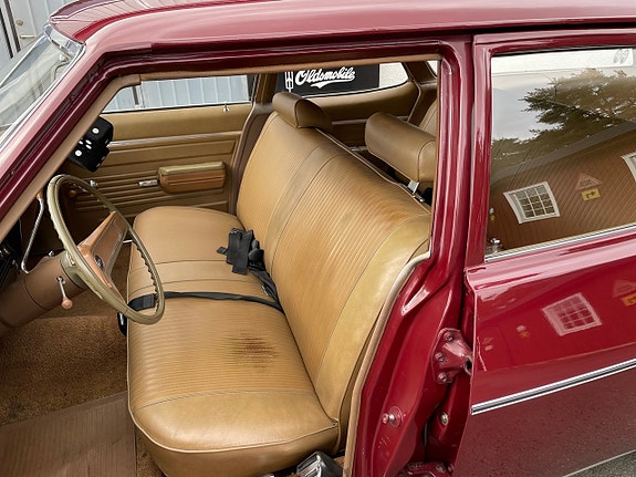 Chevrolet Impala 21 of 30