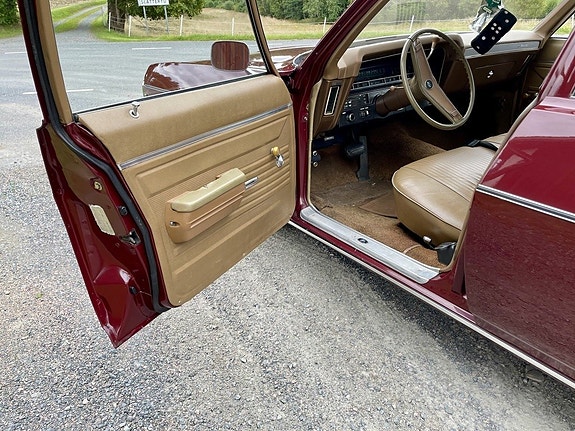 Chevrolet Impala 4 of 30