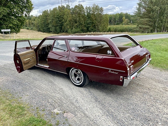 Chevrolet Impala 2 of 30