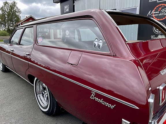 Chevrolet Impala 8 of 30