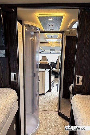 Bürstner Elegance I 910 E & P Hydral, Bodels AC, Automat 25 of 29