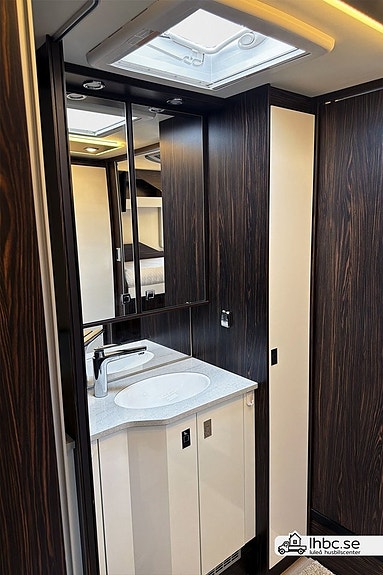 Bürstner Elegance I 910 E & P Hydral, Bodels AC, Automat 16 of 29