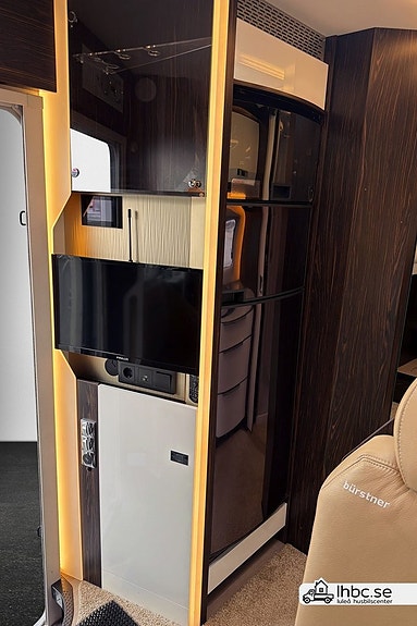 Bürstner Elegance I 910 E & P Hydral, Bodels AC, Automat 14 of 29