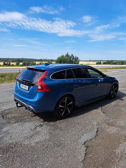 Volvo V60 2 of 18