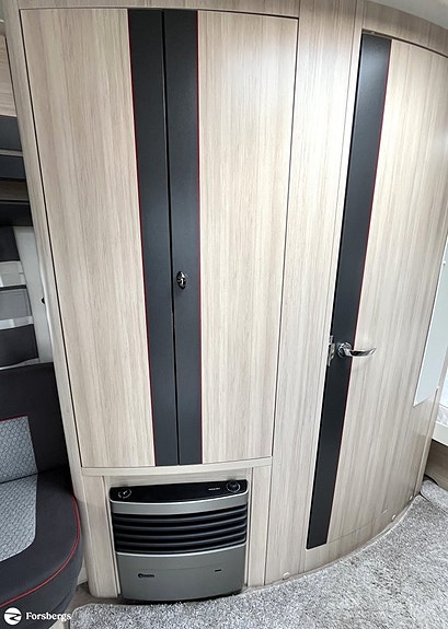 Hobby 495 UL // Mycket fin, lagom stor & med bra utrustning! 13 of 15