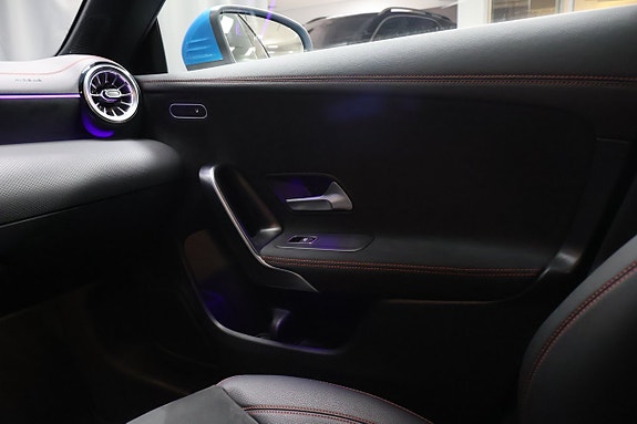 Mercedes-Benz CLA200 23 of 23