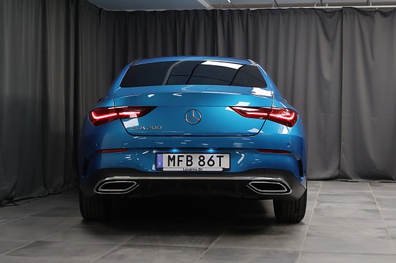 Mercedes-Benz CLA200 4 of 23