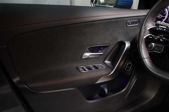Mercedes-Benz CLA200 14 of 23