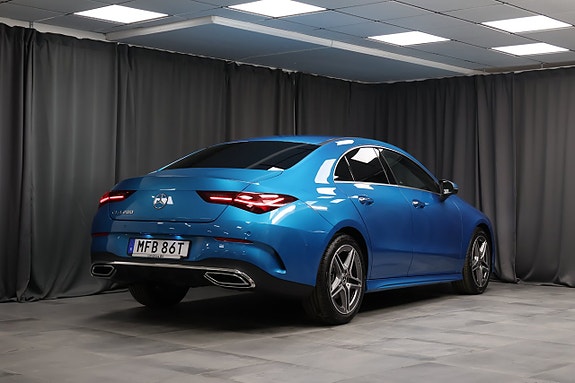 Mercedes-Benz CLA200 2 of 23