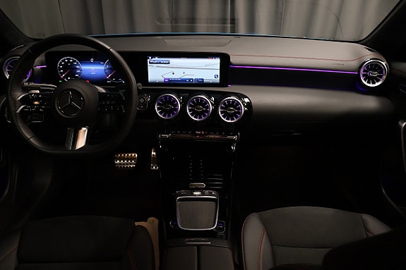 Mercedes-Benz CLA200 13 of 23