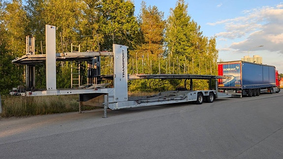 Biltransporttrailer 8-9 bilar nybesiktigad 10 of 12