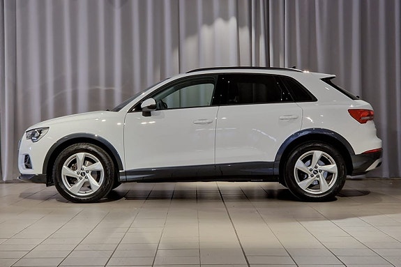 Audi Q3 2 of 14